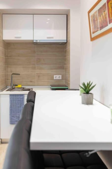 Luxury Cozy Appartment In The City Center Rhodes City Exterior foto